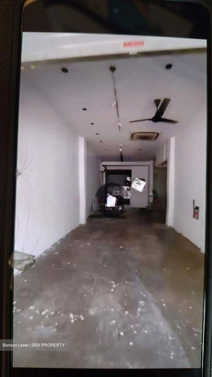 Eastgate (D15), Retail #624647061